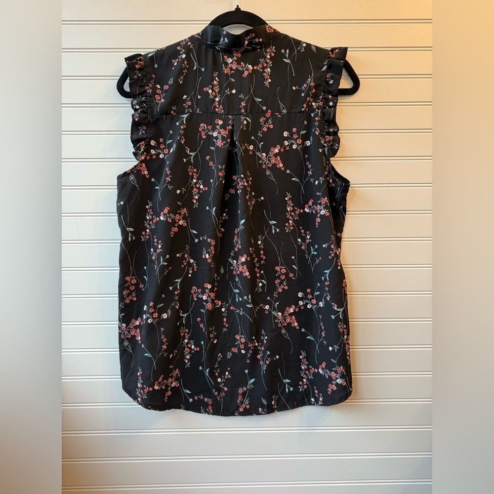 Trendy J’s sleeveless black floral top. Size Medium - Picture 2 of 6